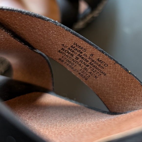 MUDD Wedge Sandals Like New Geometric Design W8 Black/White - Picture 7 of 7